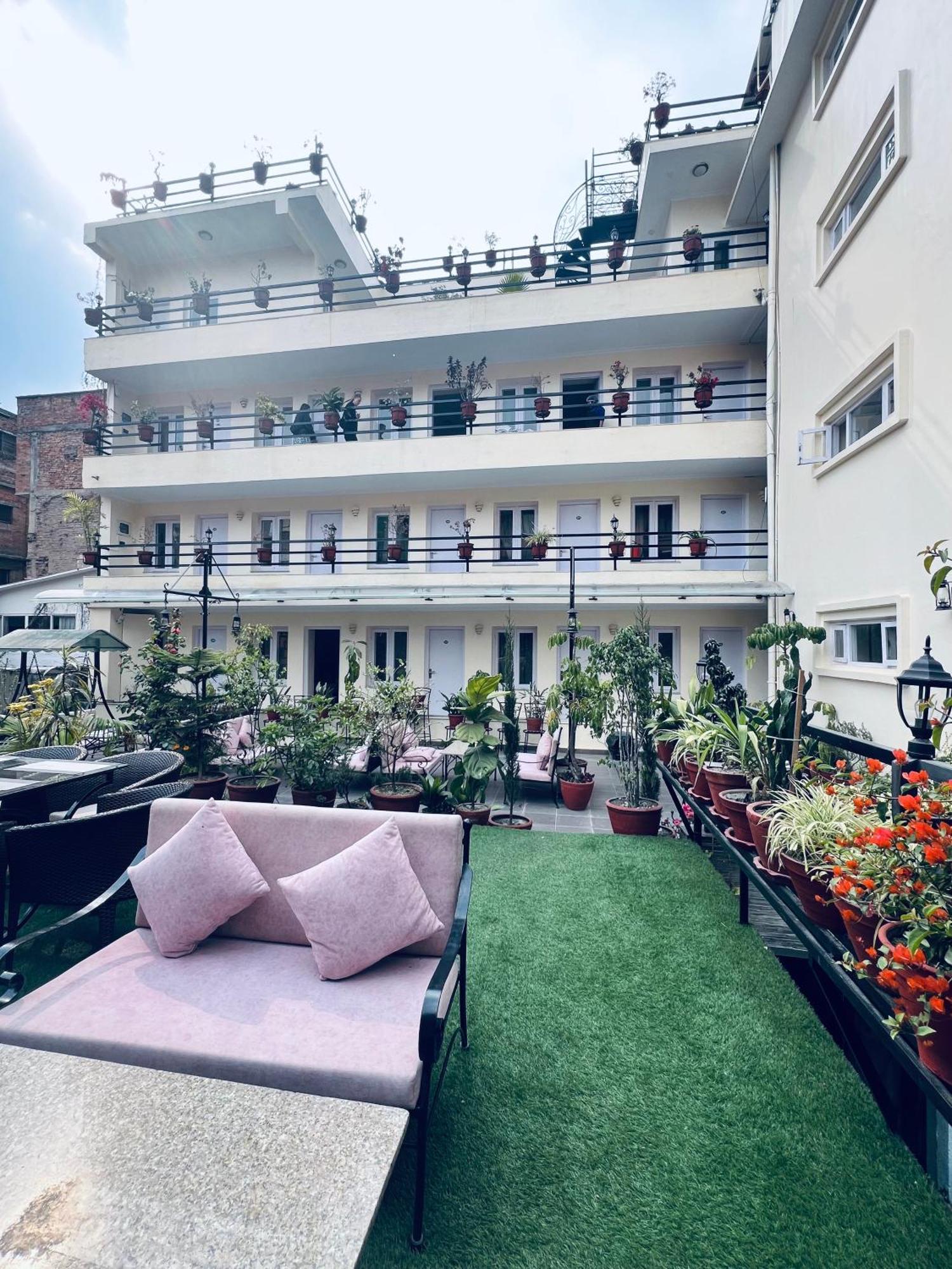Hotel Kathmandu Base Camp Bagian luar foto